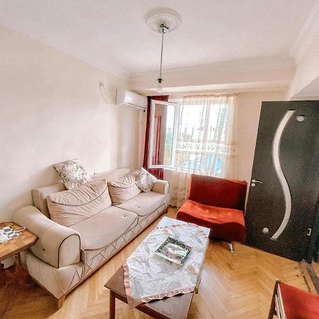Naira Apartment บาทูมิ ภายนอก รูปภาพ