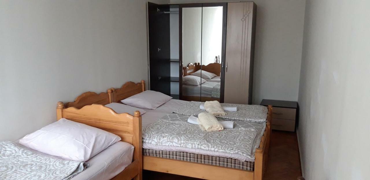 Naira Apartment บาทูมิ ภายนอก รูปภาพ